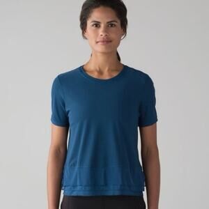 Lululemon Sole Training Short Sleeve Top Blue Size 6 Layered Hem